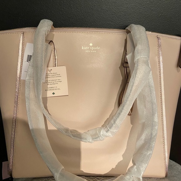 kate spade Handbags - Kate Spade Tote